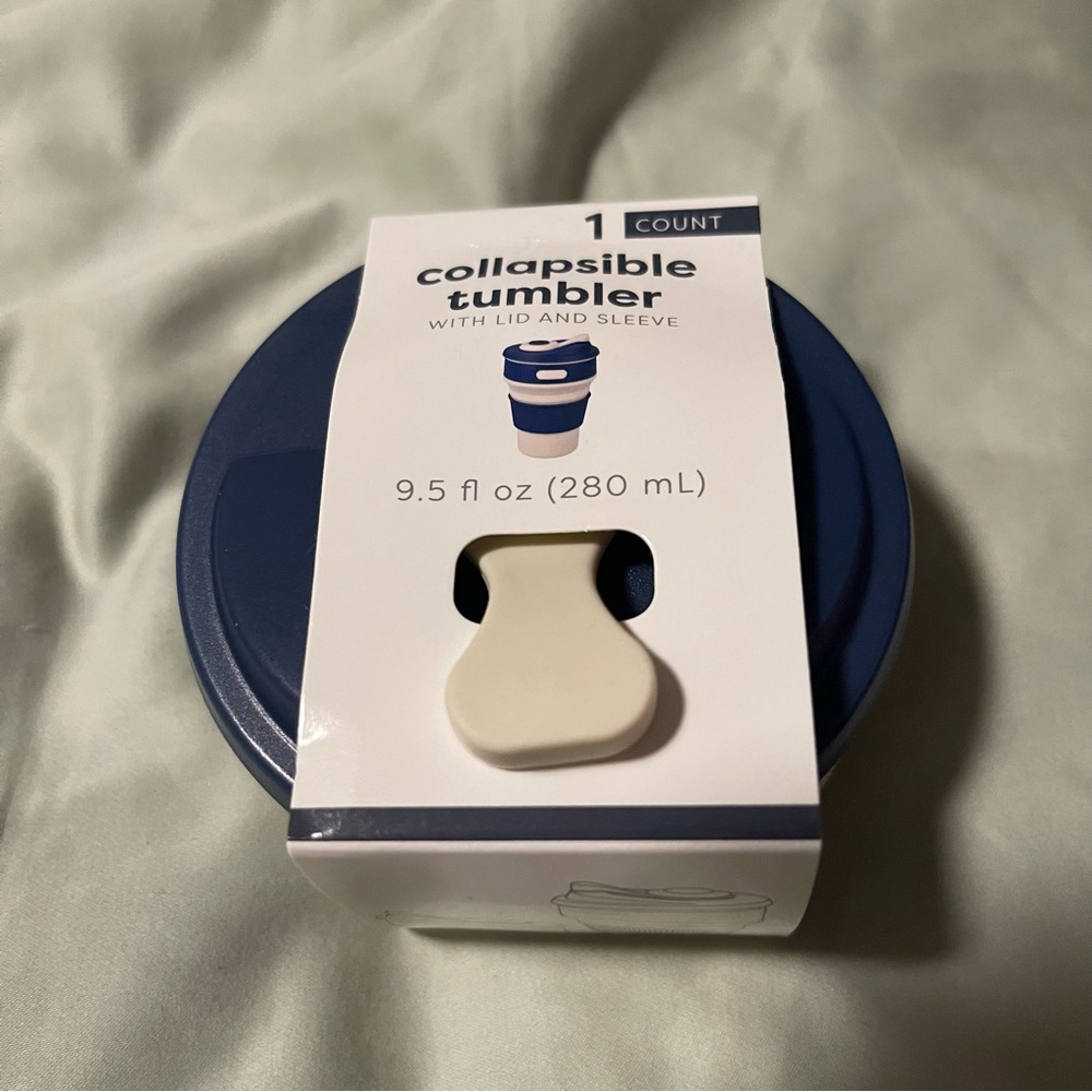 Target Bullseye 2024 HTF New Silicone Collapsible Tumbler Cup with LID & SLEEVE! - Picture 3 of 3